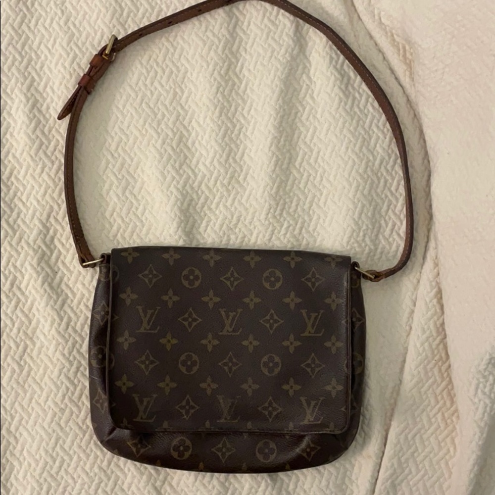 Louis Vuitton Musette Tango short strap handbag.
